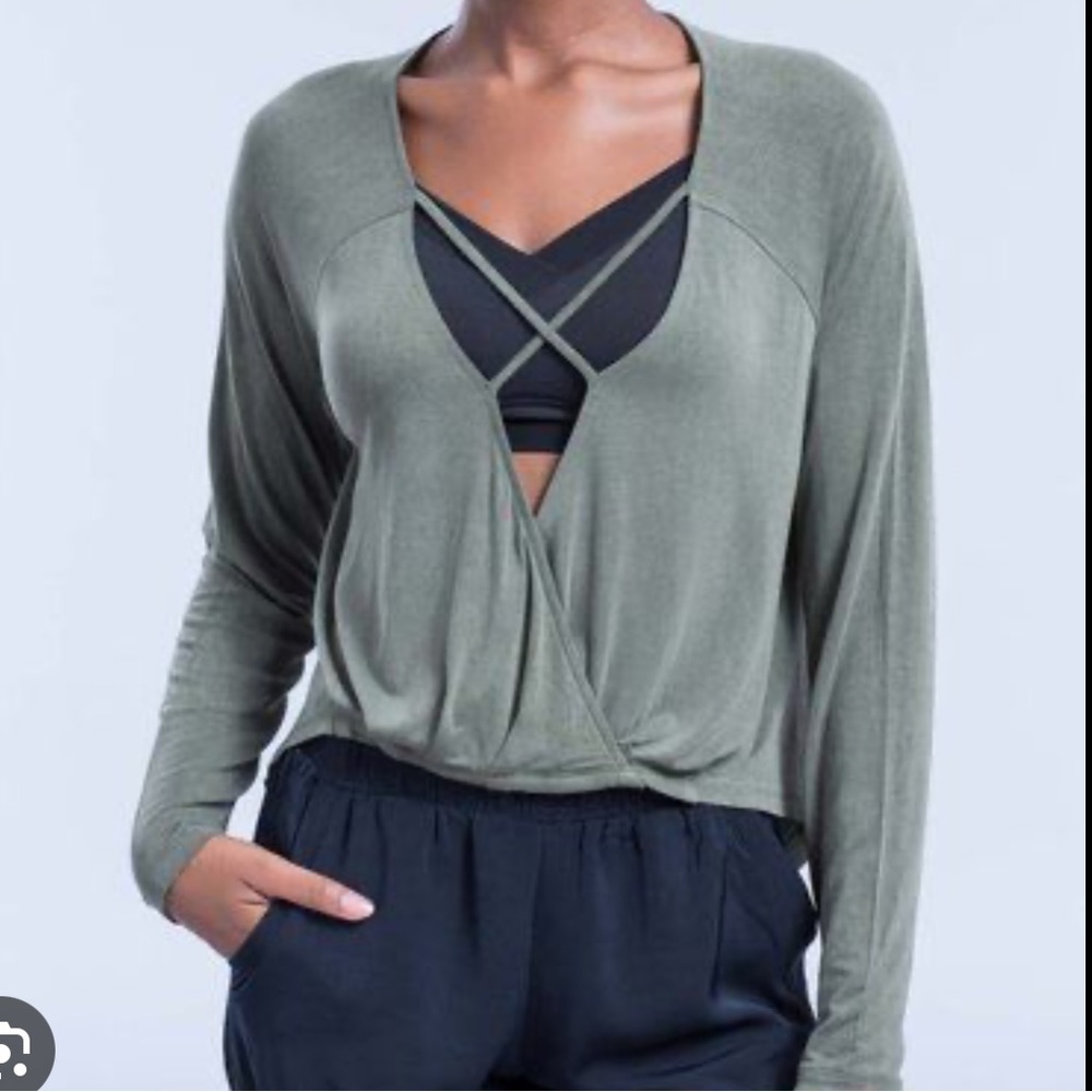 NWOT | Zobha Juniper Green Activewear Top